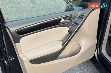 Хетчбек Volkswagen Golf 2012 в 
