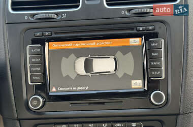 Хетчбек Volkswagen Golf 2012 в 