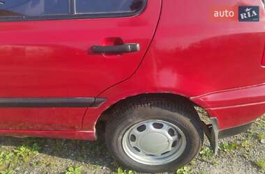Хетчбек Volkswagen Golf 1993 в 