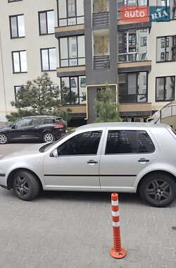 Хетчбек Volkswagen Golf 2003 в Сумах