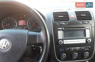 Хэтчбек Volkswagen Golf 2007 в 