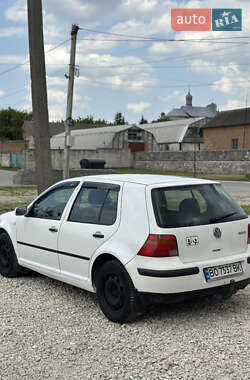 Хэтчбек Volkswagen Golf 1998 в 