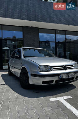 Хетчбек Volkswagen Golf 2000 в Івано-Франківську