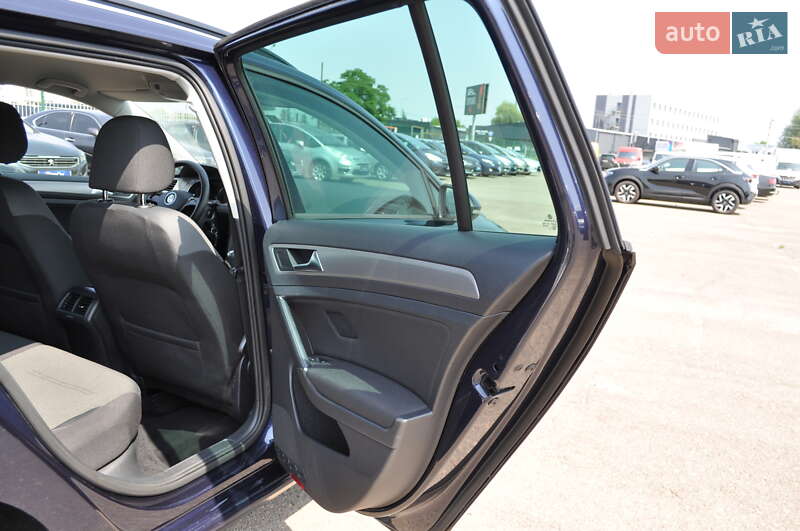 Универсал Volkswagen Golf 2014 в Киеве