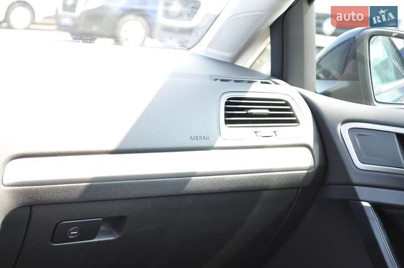 Универсал Volkswagen Golf 2014 в Киеве
