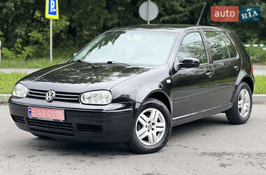 Хэтчбек Volkswagen Golf 2002 в 
