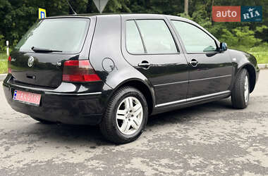 Хэтчбек Volkswagen Golf 2002 в 