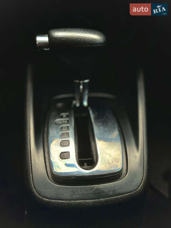 Хетчбек Volkswagen Golf 1999 в Чернівцях