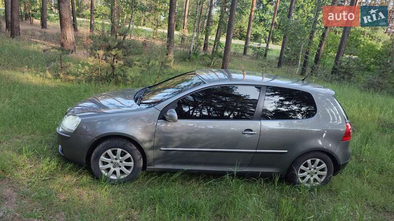 Хэтчбек Volkswagen Golf 2007 в Недригайлове