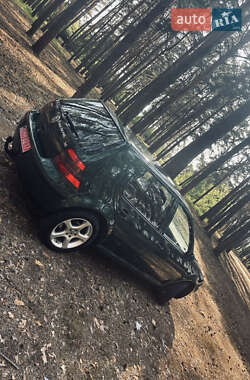 Хетчбек Volkswagen Golf 2002 в 