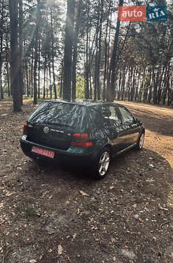 Хетчбек Volkswagen Golf 2002 в 