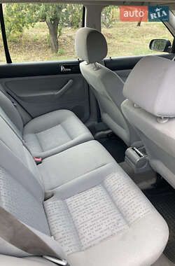 Универсал Volkswagen Golf 2004 в 