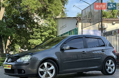 Хэтчбек Volkswagen Golf 2005 в Николаеве