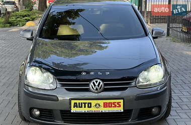 Хэтчбек Volkswagen Golf 2005 в 