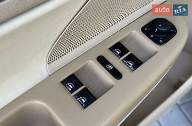Хэтчбек Volkswagen Golf 2005 в 