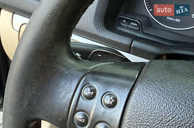 Хэтчбек Volkswagen Golf 2005 в 