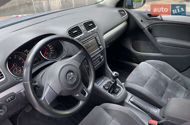 Хэтчбек Volkswagen Golf 2009 в 