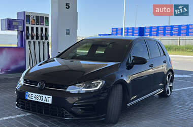 Хэтчбек Volkswagen Golf 2015 в 