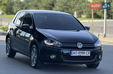 Хэтчбек Volkswagen Golf 2010 в Ужгороде