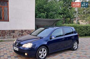 Хэтчбек Volkswagen Golf 2008 в 