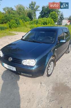 Хетчбек Volkswagen Golf 2001 в Чорткові