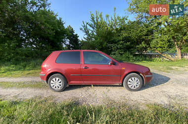 Хэтчбек Volkswagen Golf 1998 в 