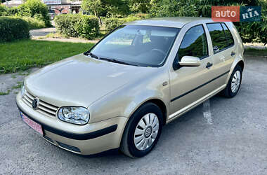 Хэтчбек Volkswagen Golf 2002 в Тульчине