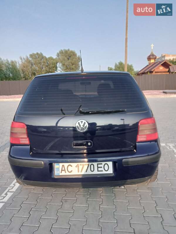 Хэтчбек Volkswagen Golf 2000 в Хмельницком