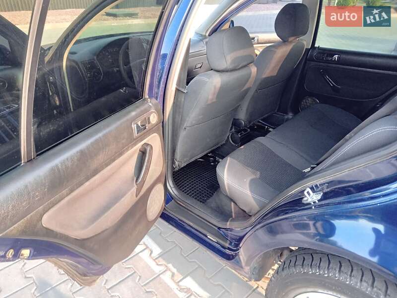 Хэтчбек Volkswagen Golf 2000 в Хмельницком