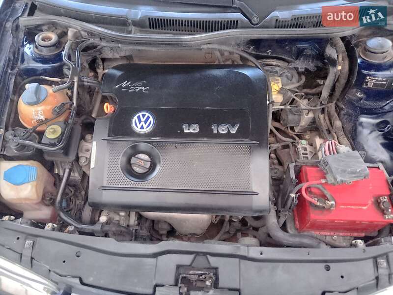 Хэтчбек Volkswagen Golf 2000 в Хмельницком