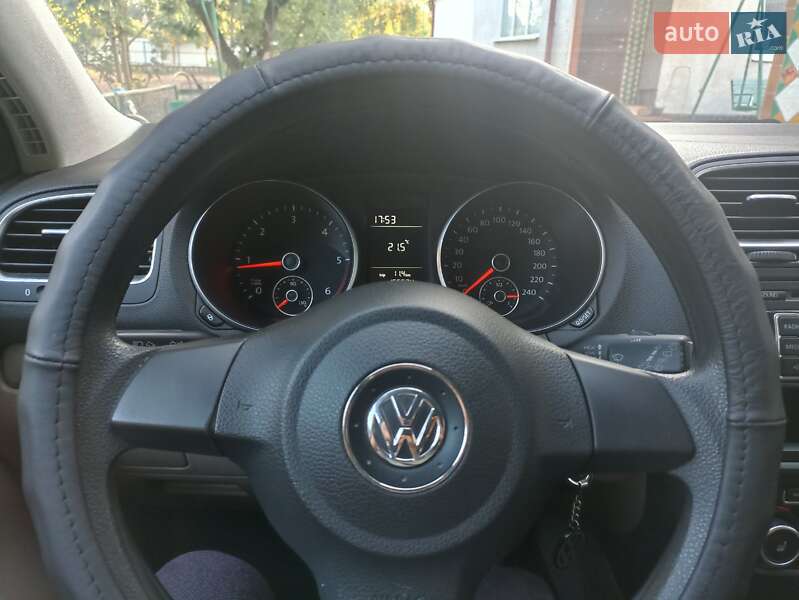 Хетчбек Volkswagen Golf 2011 в Хмельницькому