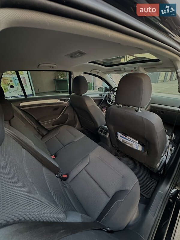 Хэтчбек Volkswagen Golf 2015 в Прилуках фото 12 Хэтчбек Volkswagen Golf 2015 в Прилуках
