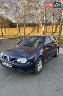 Хэтчбек Volkswagen Golf 2001 в Нетешине