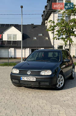 Хэтчбек Volkswagen Golf 2001 в Бродах