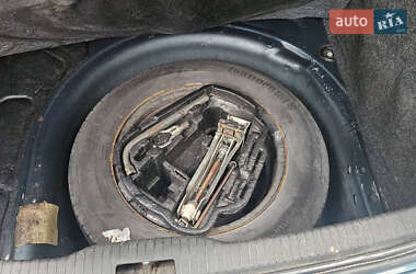 Хэтчбек Volkswagen Golf 2001 в 