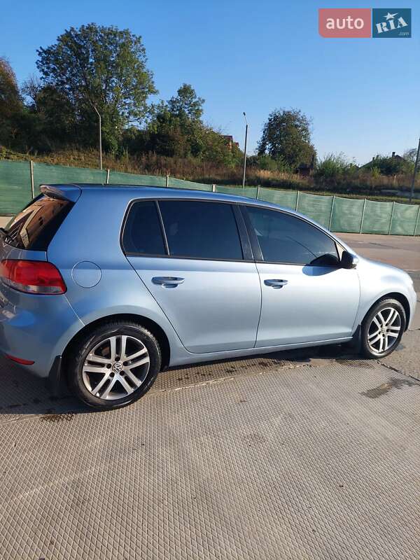 Хэтчбек Volkswagen Golf 2009 в Ходорове