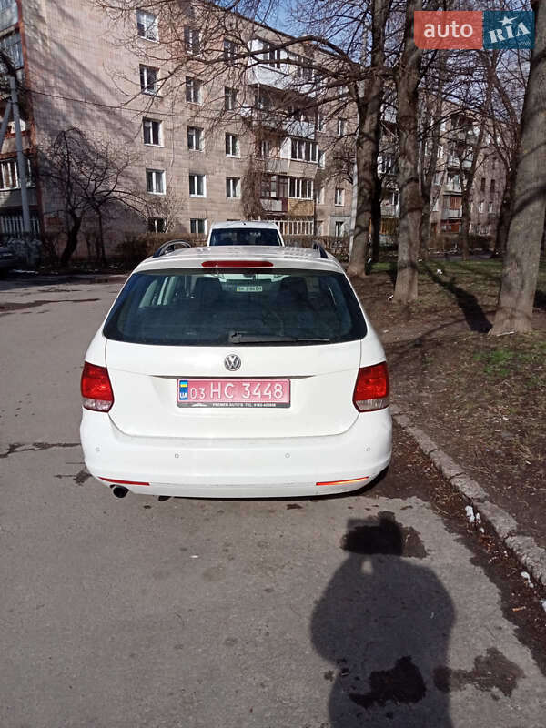 Универсал Volkswagen Golf 2012 в Ровно