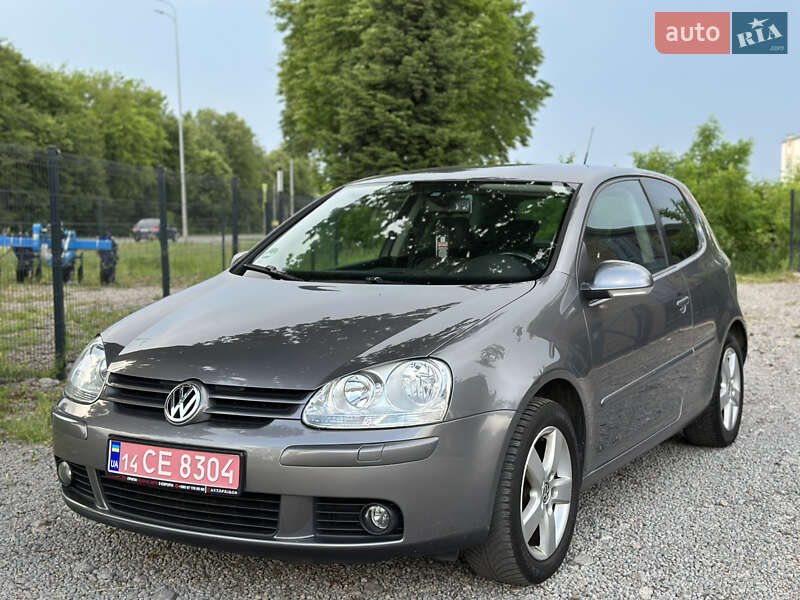 Хэтчбек Volkswagen Golf 2008 в 