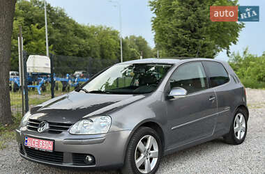Хэтчбек Volkswagen Golf 2008 в 