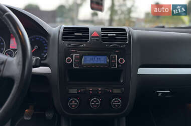 Хэтчбек Volkswagen Golf 2008 в 