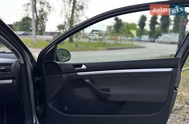 Хэтчбек Volkswagen Golf 2008 в 