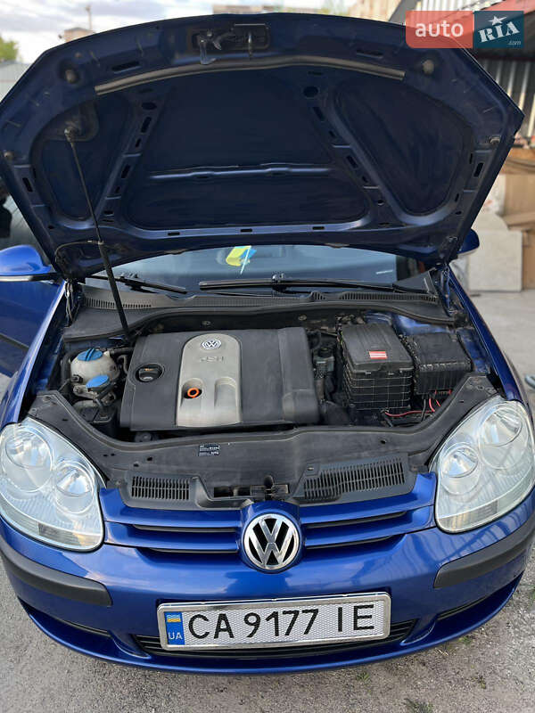 Хетчбек Volkswagen Golf 2006 в Черкасах