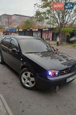 Хэтчбек Volkswagen Golf 2003 в Днепре