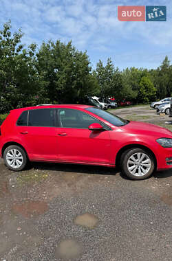 Хетчбек Volkswagen Golf 2015 в Києві