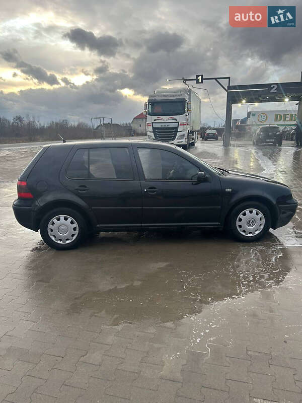 Хетчбек Volkswagen Golf 2000 в Івано-Франківську