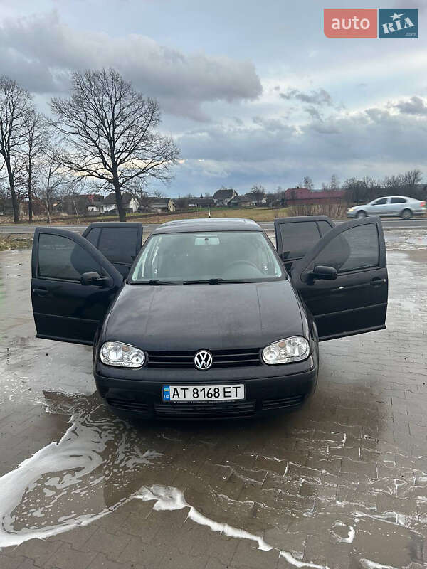 Хетчбек Volkswagen Golf 2000 в Івано-Франківську