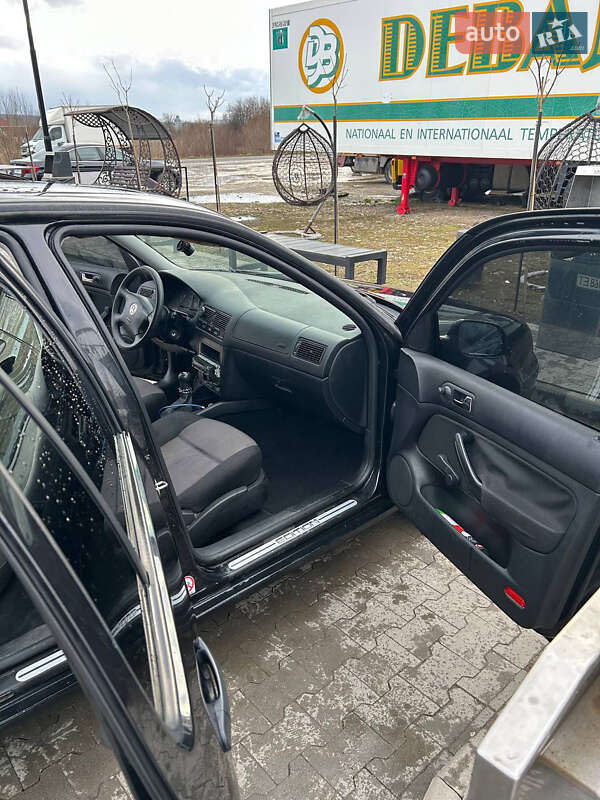 Хетчбек Volkswagen Golf 2000 в Івано-Франківську