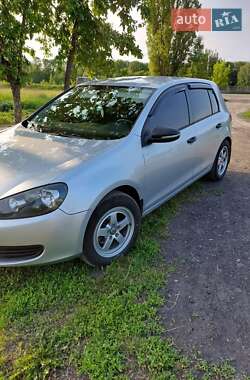 Хэтчбек Volkswagen Golf 2010 в Сумах