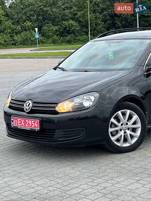Універсал Volkswagen Golf 2011 в Радивиліві