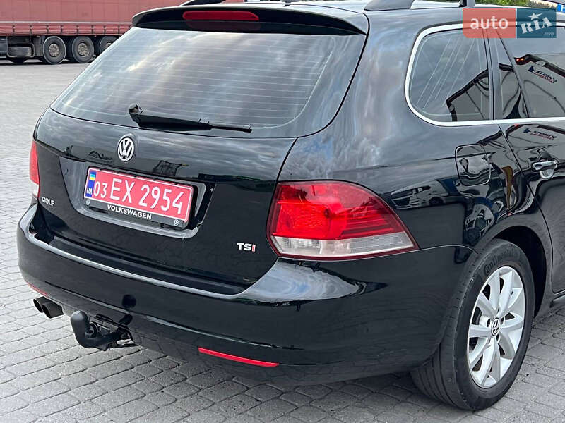 Універсал Volkswagen Golf 2011 в Радивиліві